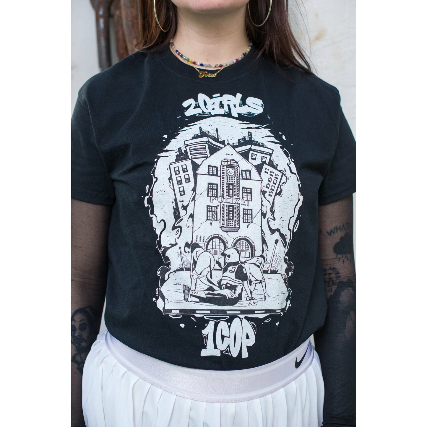 2 GIRLS 1 COP - T-Shirt